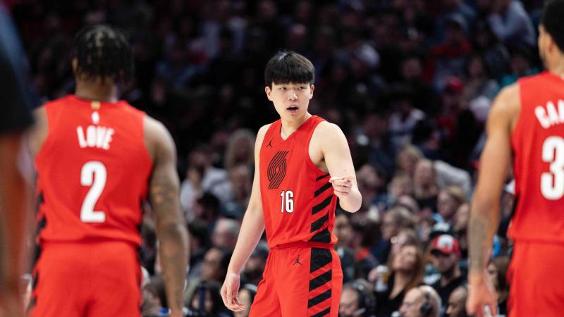 足球巴萨夏窗计划浮现，多名球员被列出售（巴萨夏窗方案曝光，多名球员被挂牌出售）