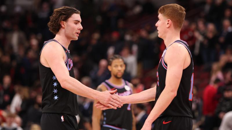 谁能接班？TA：巴萨目标签新前锋接替莱万，小蜘蛛、凯恩等人在列（TA：巴萨物色莱万接班人，阿尔瓦雷斯、凯恩等前锋进入候选名单）