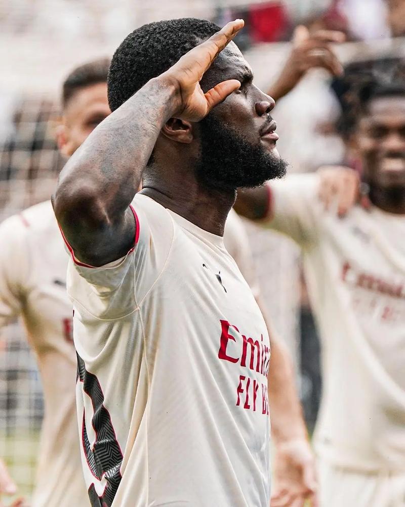 篮球NBA公布月最佳球员，榜单无悬念（NBA月度最佳球员出炉，结果毫无悬念）