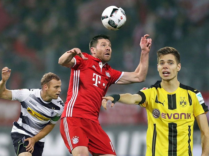 曼联主帅承受巨大压力（曼联主帅面临沉重压力）