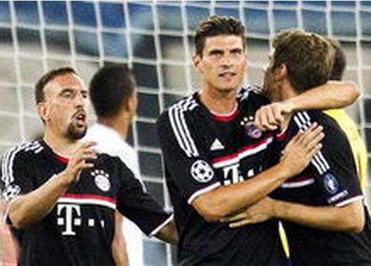 莱万：我们踢得有点松懈，我很久没有在这么差的场地踢球了（莱万直言球队略显松懈：许久未在如此糟糕的场地比赛）